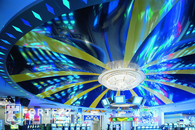 Натяжной куполообразный потолок в казино