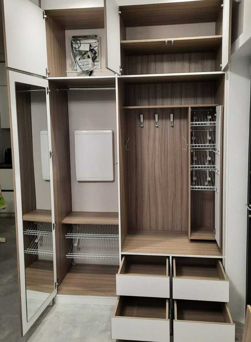 Комплект мебели в детскую