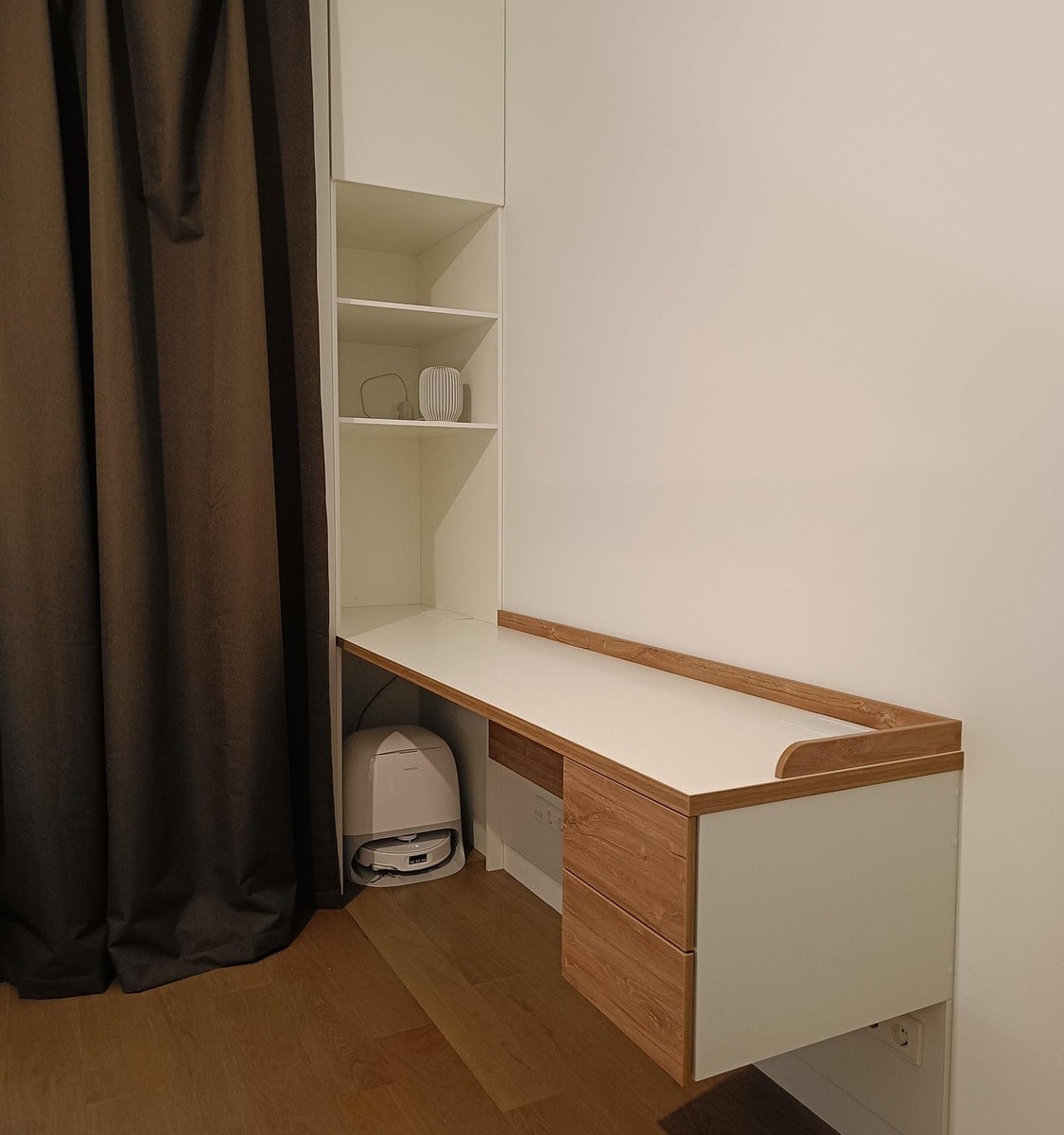 Зеркальные двери купе с раскладкой в проём