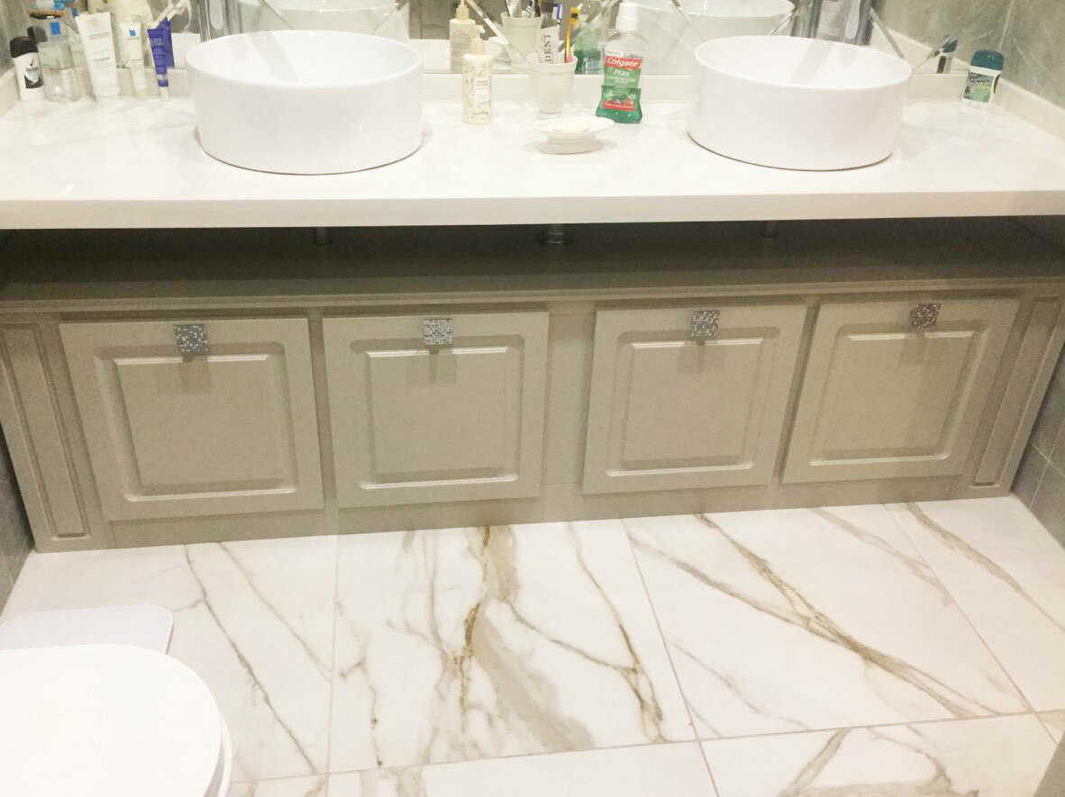 Зеркальные двери купе с раскладкой в проём