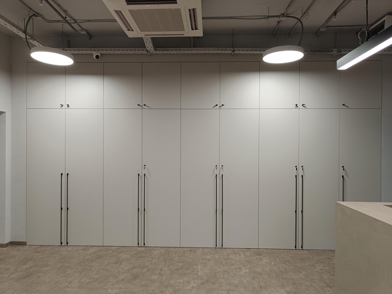 Шкафы в офис