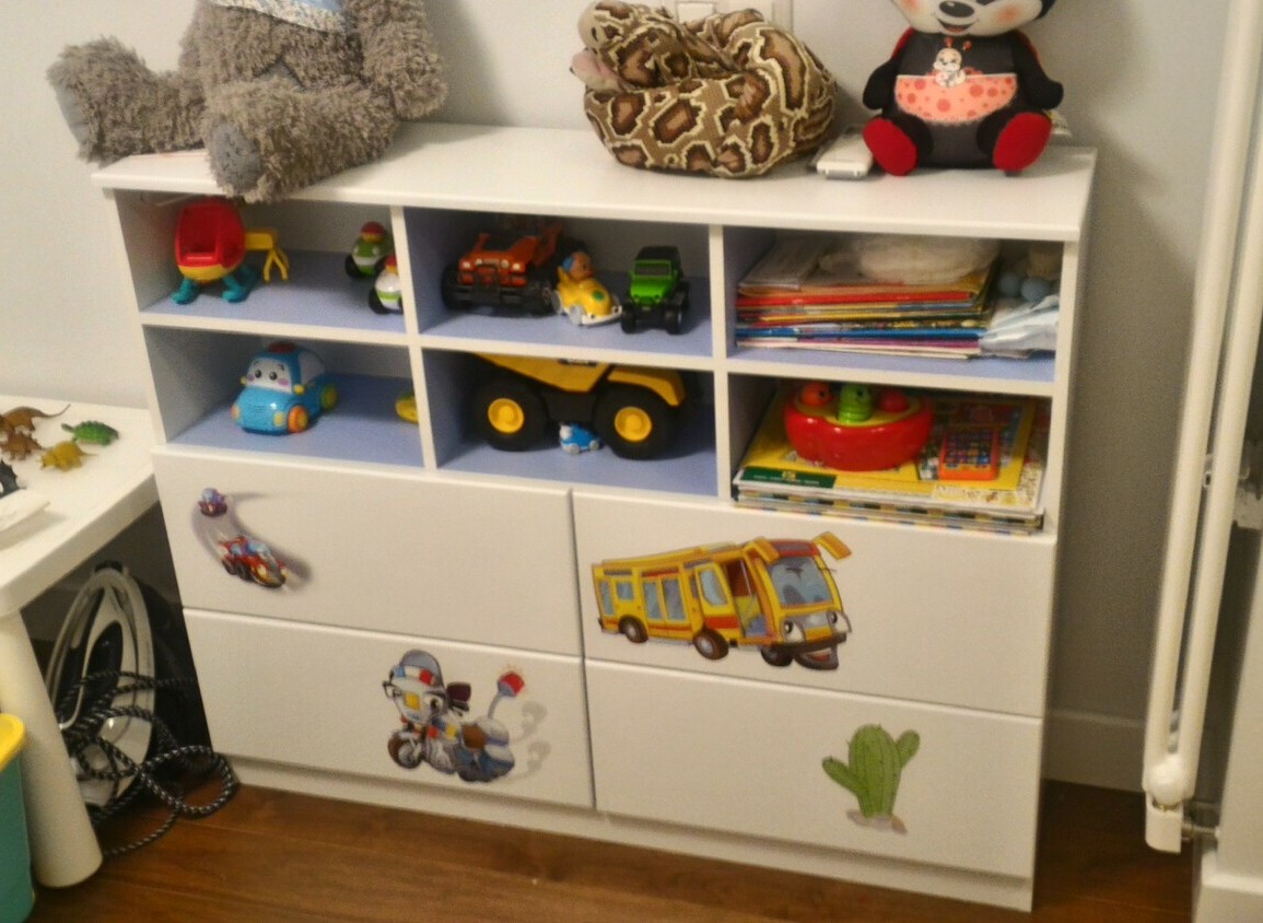 Комплект мебели в детскую