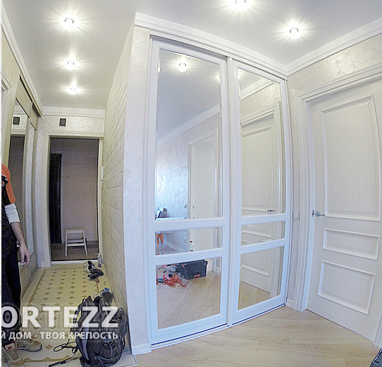 Двери купе в классическом стиле